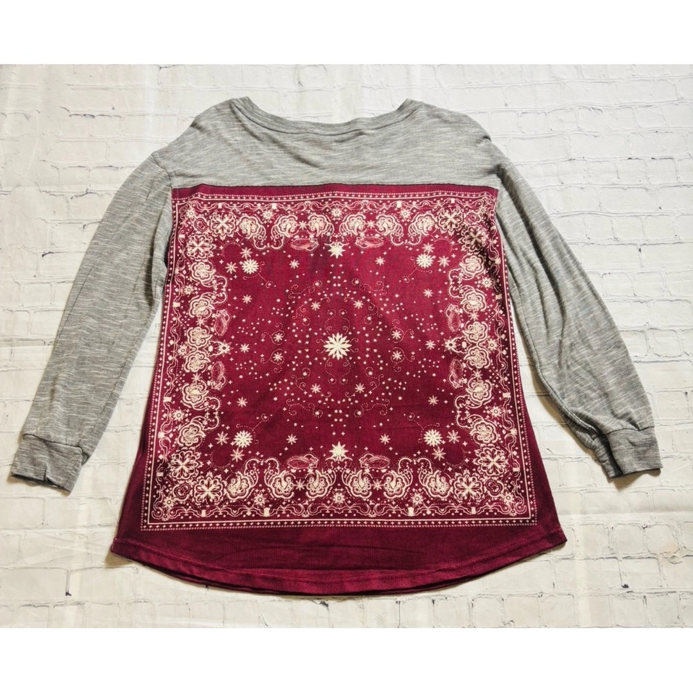 Suzanne Betro Weekend Wine Gray Bandana Print Henley Top Women’s Size M Boho - Picture 8 of 9